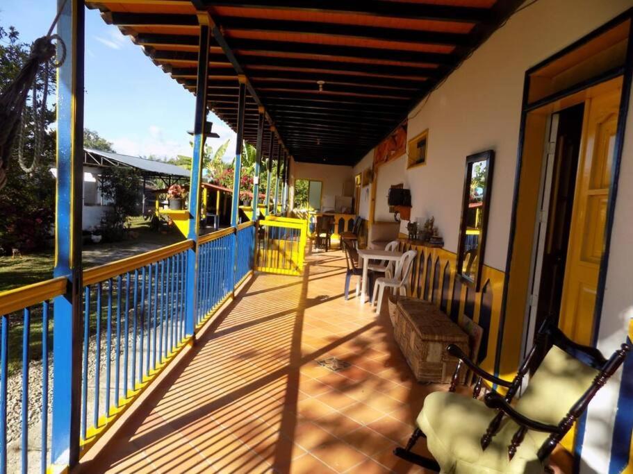 מונטנגרו Casa Finca Villa Luz A 800 Mts Del Parque Del Cafe מראה חיצוני תמונה