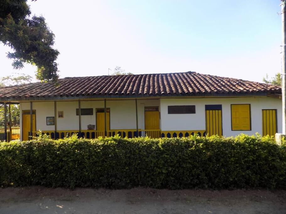 מונטנגרו Casa Finca Villa Luz A 800 Mts Del Parque Del Cafe מראה חיצוני תמונה
