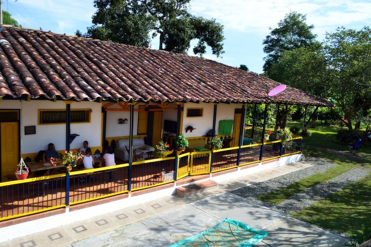 מונטנגרו Casa Finca Villa Luz A 800 Mts Del Parque Del Cafe מראה חיצוני תמונה