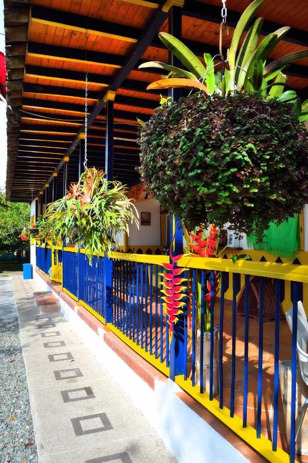 מונטנגרו Casa Finca Villa Luz A 800 Mts Del Parque Del Cafe מראה חיצוני תמונה