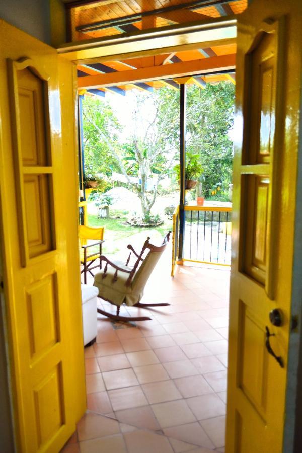 מונטנגרו Casa Finca Villa Luz A 800 Mts Del Parque Del Cafe מראה חיצוני תמונה